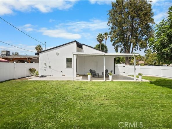 7767 Independence Avenue, Canoga Park (los Angeles) CA 91304