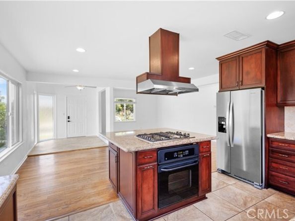 7767 Independence Avenue, Canoga Park (los Angeles) CA 91304