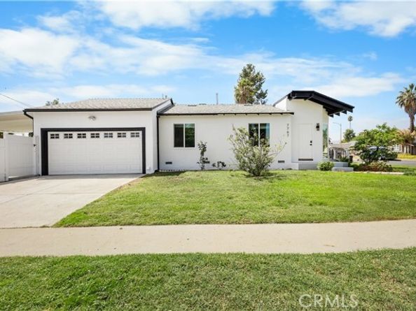 7767 Independence Avenue, Canoga Park (los Angeles) CA 91304