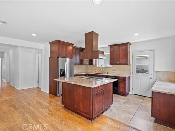 7767 Independence Avenue, Canoga Park (los Angeles) CA 91304