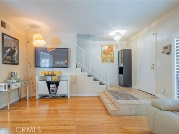 15053 Sherman Way A, Van Nuys (los Angeles) CA 91405