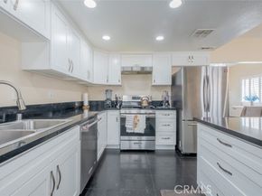 15053 Sherman Way A, Van Nuys (los Angeles) CA 91405