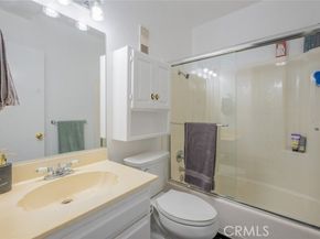 15053 Sherman Way A, Van Nuys (los Angeles) CA 91405
