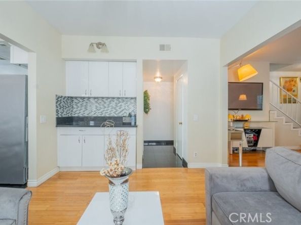 15053 Sherman Way A, Van Nuys (los Angeles) CA 91405