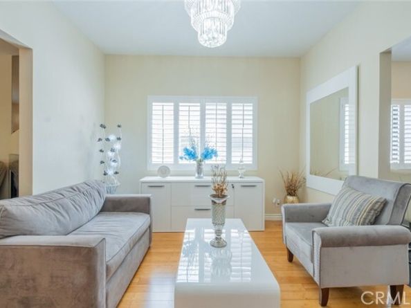 15053 Sherman Way A, Van Nuys (los Angeles) CA 91405