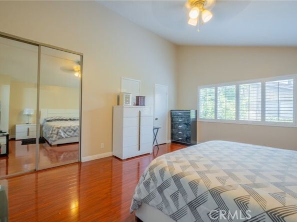 15053 Sherman Way A, Van Nuys (los Angeles) CA 91405