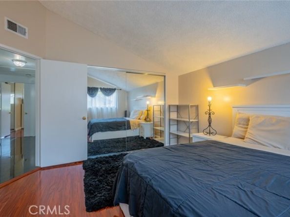 15053 Sherman Way A, Van Nuys (los Angeles) CA 91405