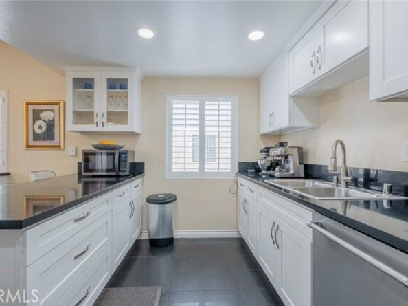15053 Sherman Way A, Van Nuys (los Angeles) CA 91405