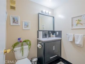 15053 Sherman Way A, Van Nuys (los Angeles) CA 91405