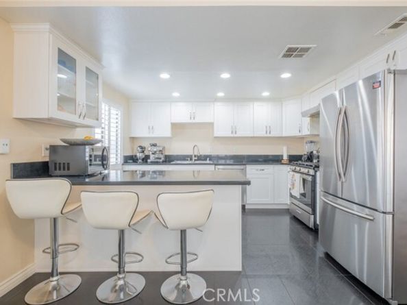 15053 Sherman Way A, Van Nuys (los Angeles) CA 91405