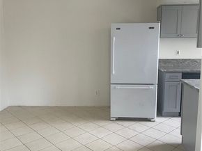 8505 Columbus Avenue 316, North Hills (los Angeles) CA 91343