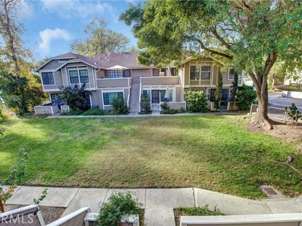 11350 Foothill Boulevard 30, Sylmar (los Angeles) CA 91342