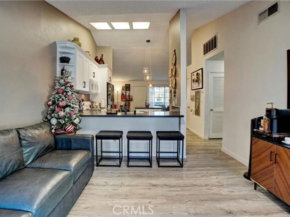 11350 Foothill Boulevard 30, Sylmar (los Angeles) CA 91342