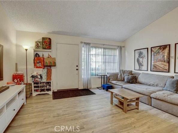 11350 Foothill Boulevard 30, Sylmar (los Angeles) CA 91342