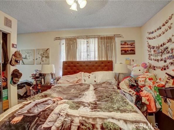 11350 Foothill Boulevard 30, Sylmar (los Angeles) CA 91342