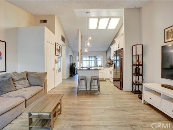 11350 Foothill Boulevard 30, Sylmar (los Angeles) CA 91342