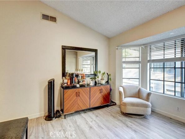 11350 Foothill Boulevard 30, Sylmar (los Angeles) CA 91342