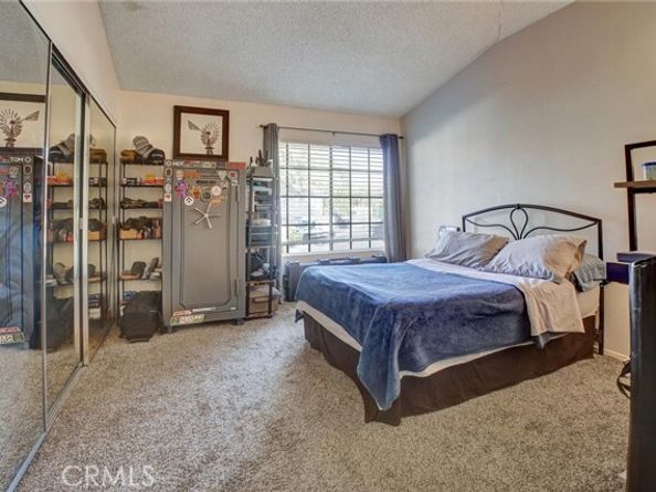 11350 Foothill Boulevard 30, Sylmar (los Angeles) CA 91342