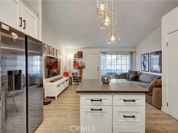 11350 Foothill Boulevard 30, Sylmar (los Angeles) CA 91342
