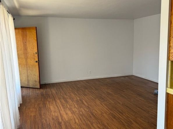 527 Cedar Avenue 2M, Long Beach CA 90802