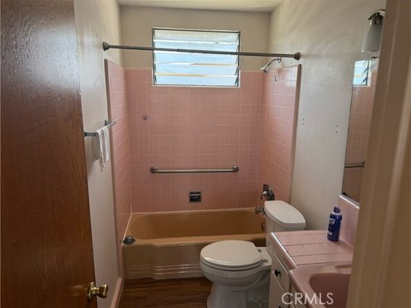 527 Cedar Avenue 2M, Long Beach CA 90802
