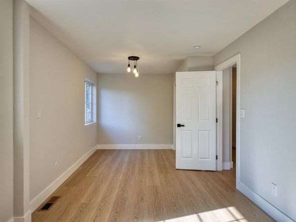 2915 Filbert St, Oakland CA 94608