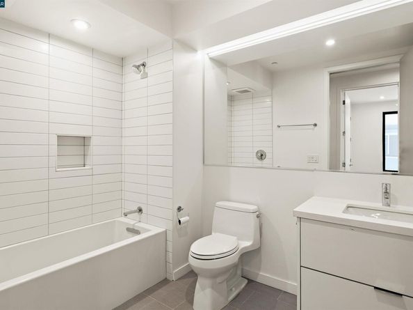 58 Vernon St 201, Oakland CA 94610