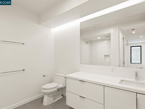 58 Vernon St 201, Oakland CA 94610