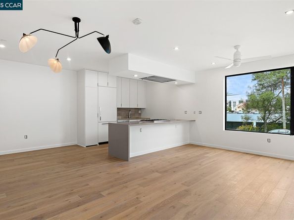 58 Vernon St 201, Oakland CA 94610