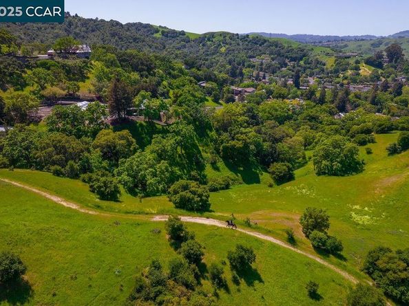 575 Morecroft Rd, Lafayette CA 94549