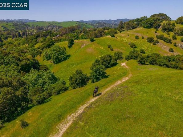 575 Morecroft Rd, Lafayette CA 94549