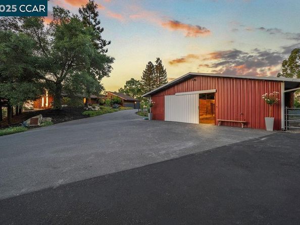 575 Morecroft Rd, Lafayette CA 94549
