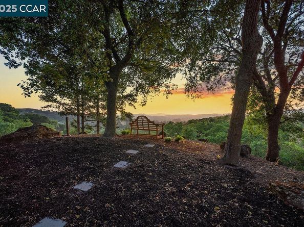 575 Morecroft Rd, Lafayette CA 94549