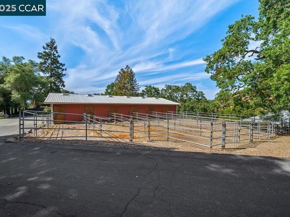 575 Morecroft Rd, Lafayette CA 94549