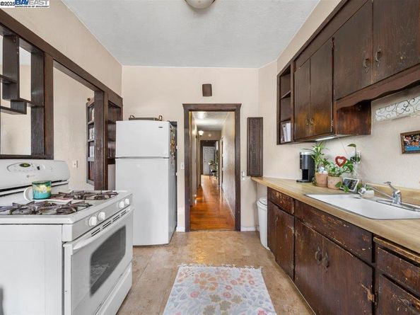 2550 Pleasant St, Oakland CA 94602