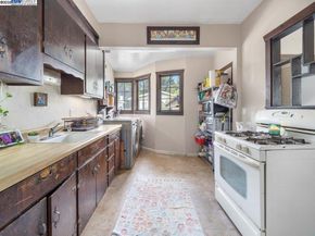 2550 Pleasant St, Oakland CA 94602