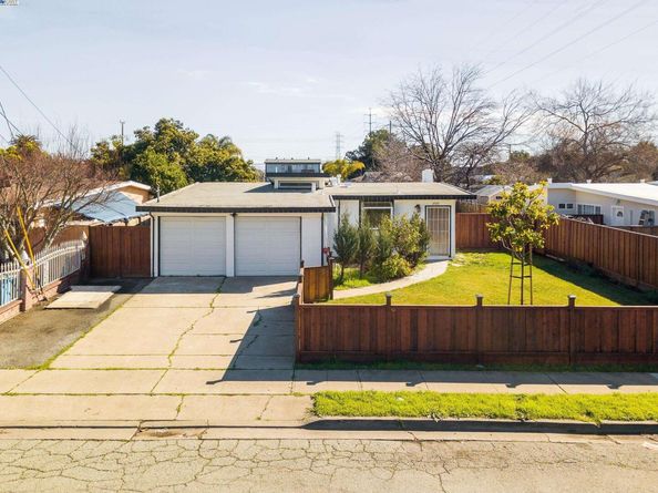 2720 Fordham St, East Palo Alto CA 94303