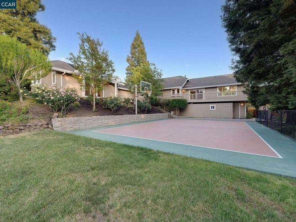 9 Irvine Drive, Moraga CA 94556