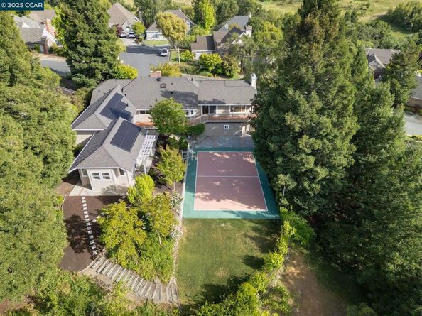 9 Irvine Drive, Moraga CA 94556