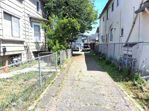 3020 E. 19th st, Oakland CA 94601