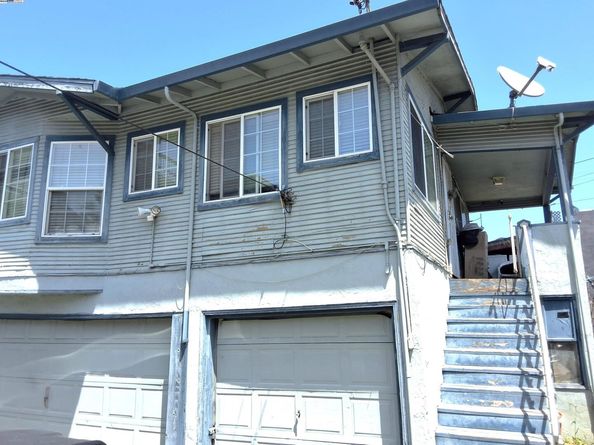 3020 E. 19th st, Oakland CA 94601
