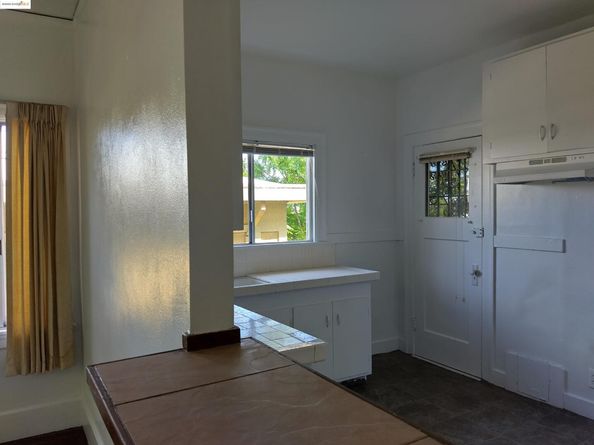 1864 11th Ave, Oakland CA 94606