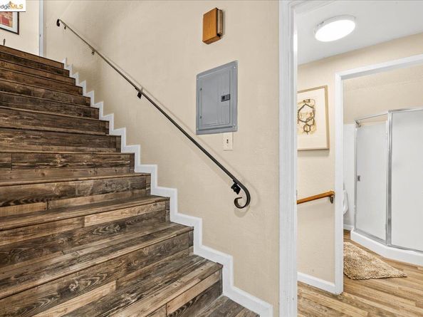 1000 102nd Avenue, Oakland CA 94603