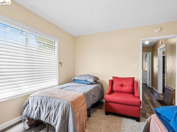 1000 102nd Avenue, Oakland CA 94603