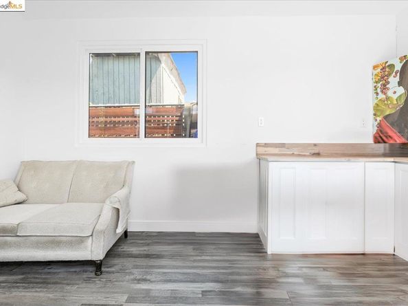 1000 102nd Avenue, Oakland CA 94603