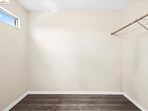 1000 102nd Avenue, Oakland CA 94603