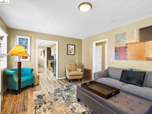 1000 102nd Avenue, Oakland CA 94603