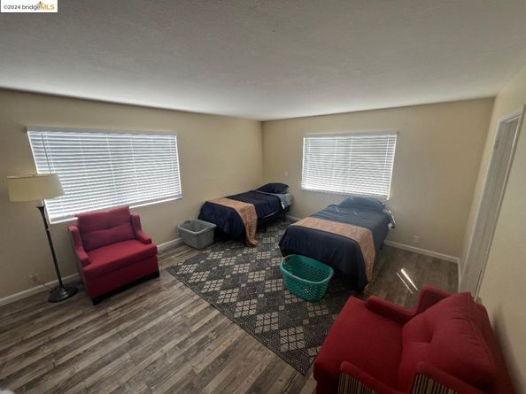 1000 102nd Avenue, Oakland CA 94603