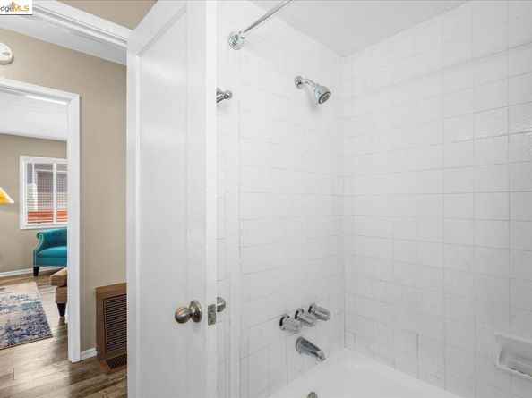 1000 102nd Avenue, Oakland CA 94603