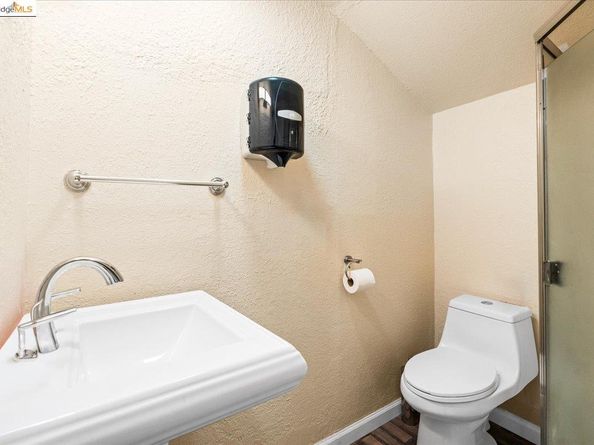 1000 102nd Avenue, Oakland CA 94603